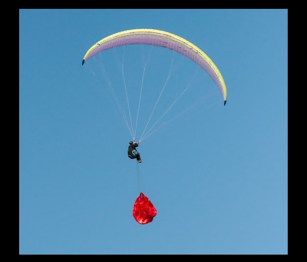 Pentagón, el paracaídas pentagonal que amortigua las oscilaciones